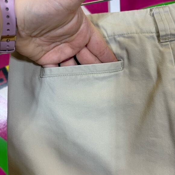 GAP, Clean Cut, Khaki Mini Skirt. Size 10. In excellent condition! - Picture 4 of 6